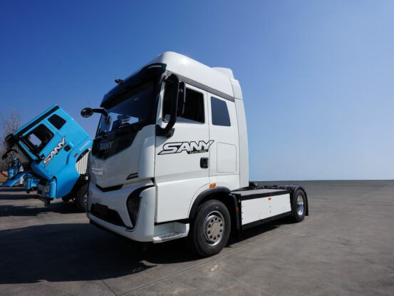 Bild på Heavy Trucks - Road
